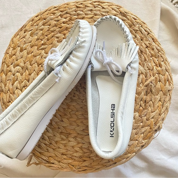 Pure white moccasins - Picture 2 of 4